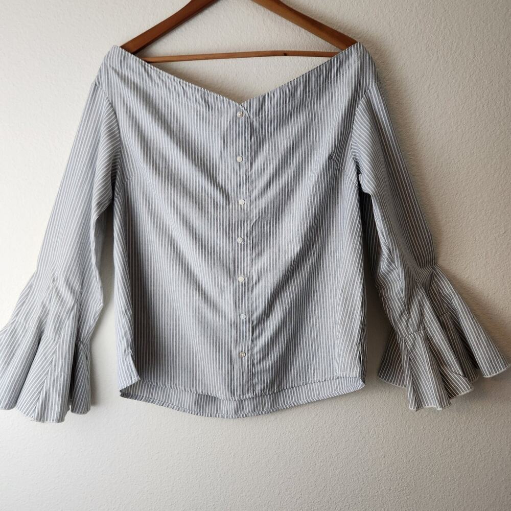 Umgee NWT Off the Shoulder Long Bell Sleeves Button Front Size Medium